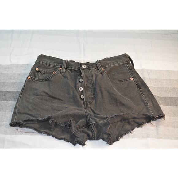 Levi's 501 Original Fit high-rise denim shorts - Picture 2 of 7